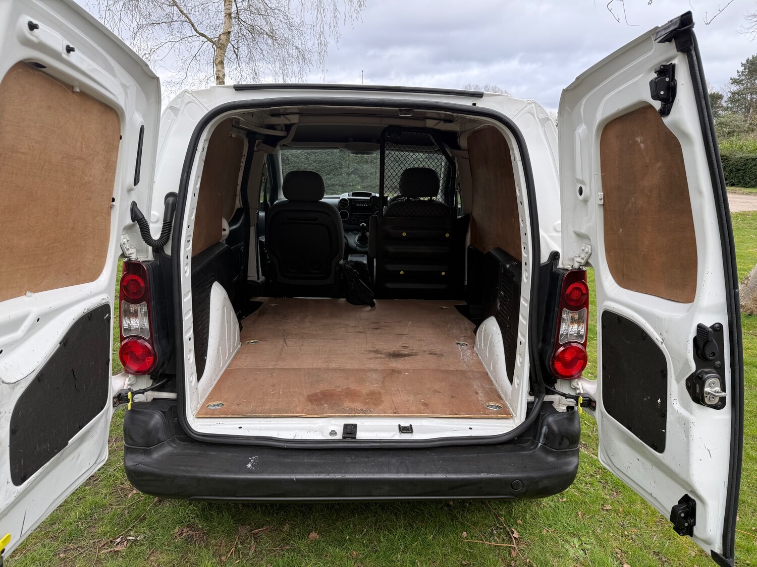 Used Peugeot Partner 2015 for sale - 78042347: Photo 9