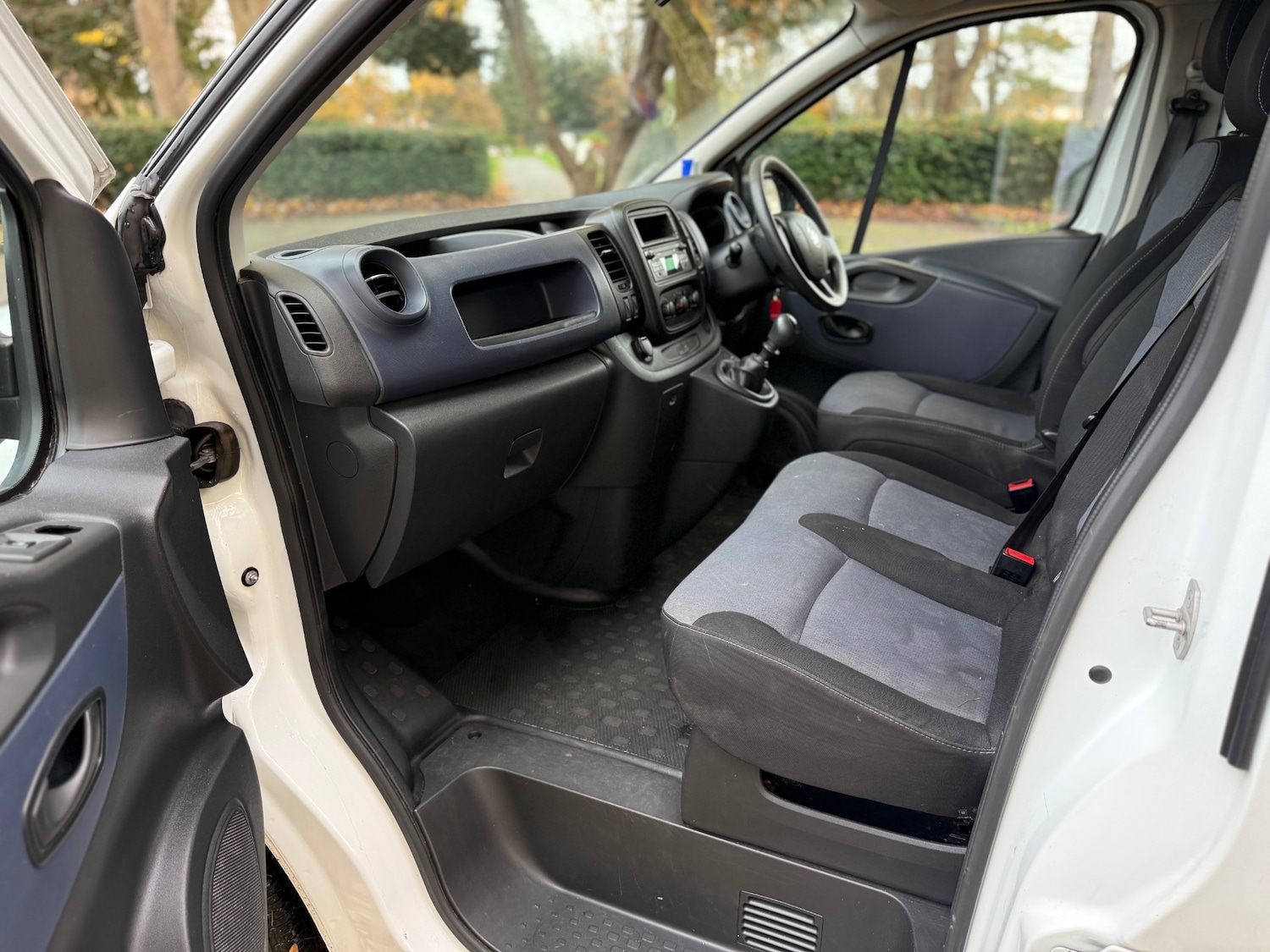 Used Vauxhall Vivaro 2015 for sale - 76497374: Photo 11