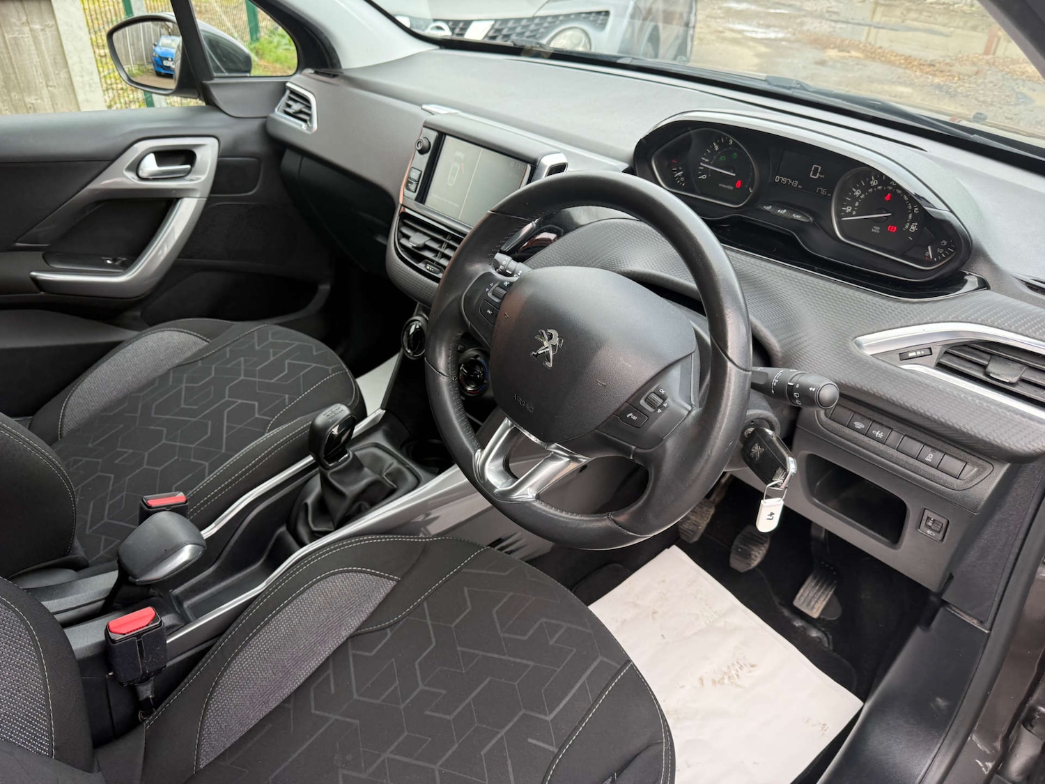 Used Peugeot 2008 2017 for sale - 77630705: Photo 22