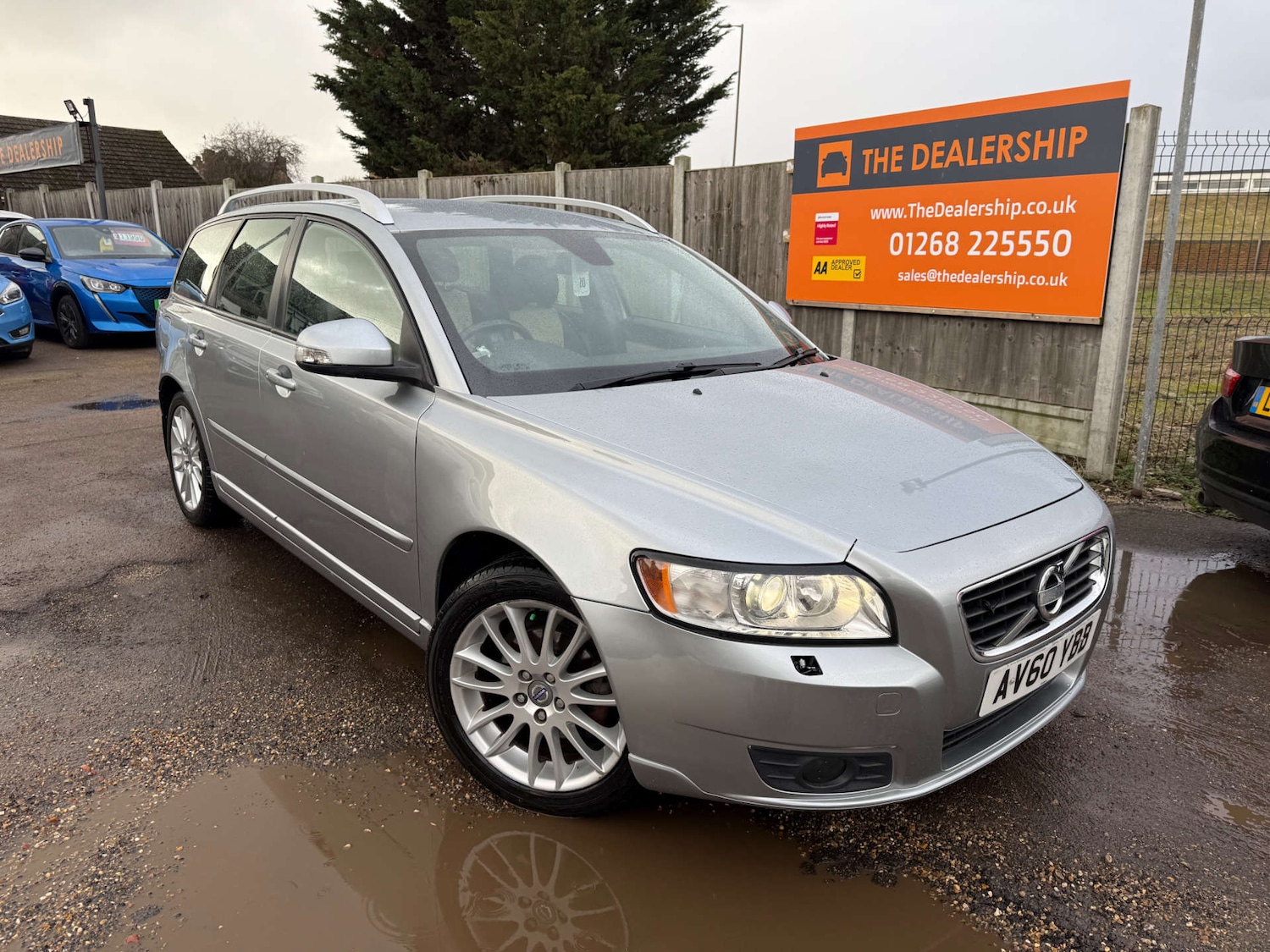 Used Volvo V50 2011 for sale - 77880390: Photo 2