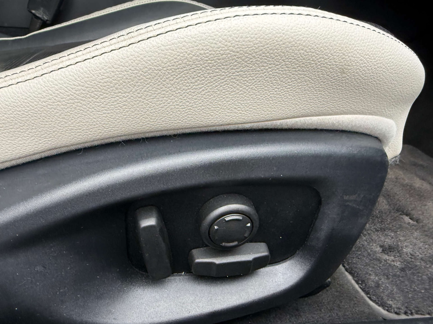 Used Jaguar XF 2017 for sale - 77059115: Photo 32