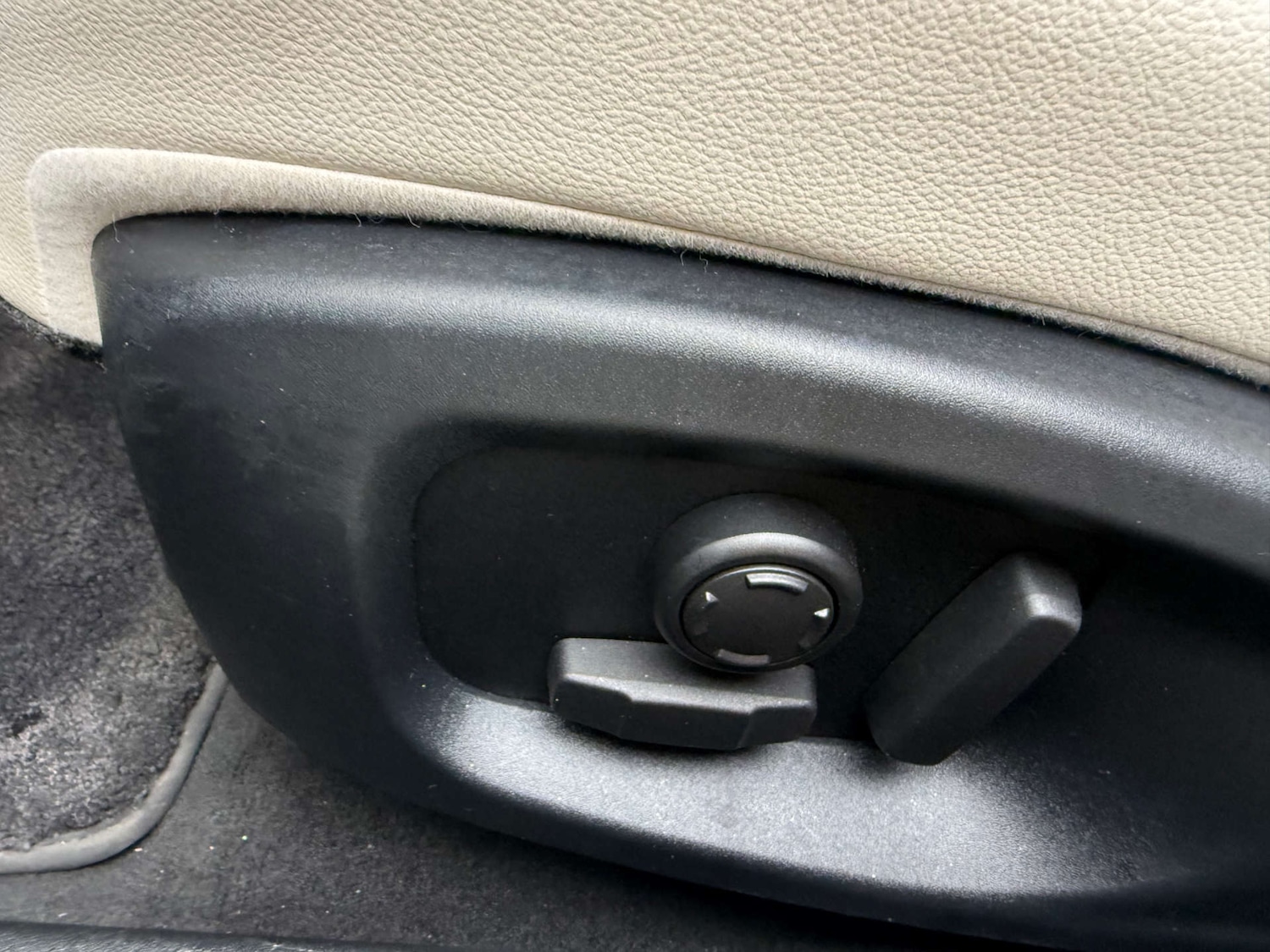 Used Jaguar XF 2017 for sale - 77059115: Photo 60