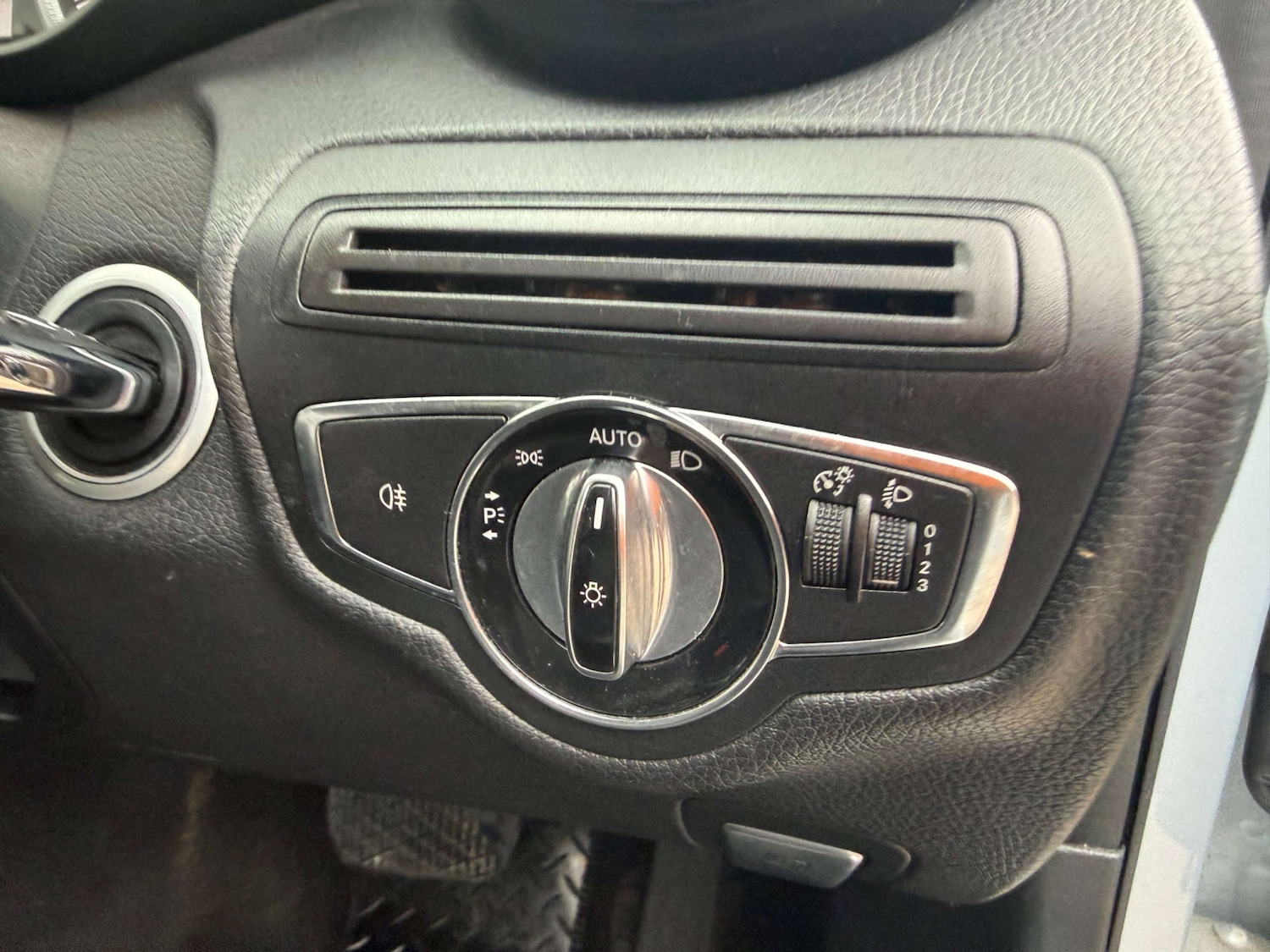 Used Mercedes-Benz C Class 2015 for sale - 78061473: Photo 24