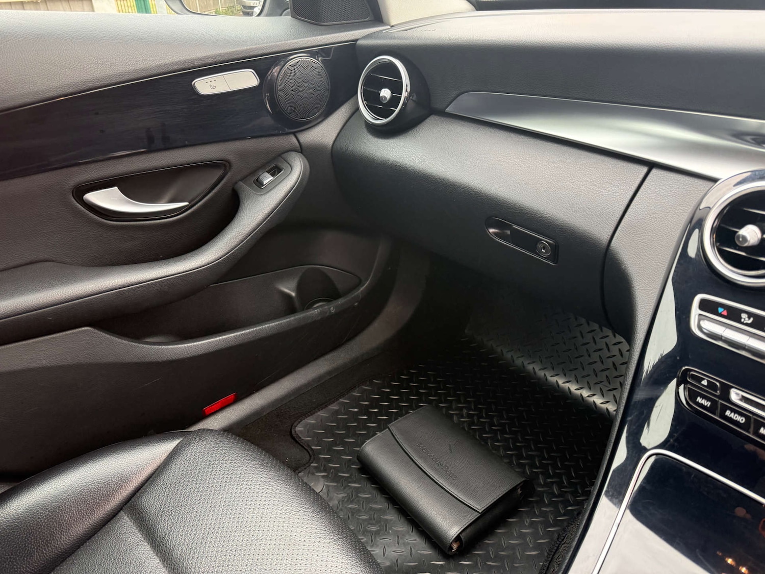 Used Mercedes-Benz C Class 2015 for sale - 78061473: Photo 37