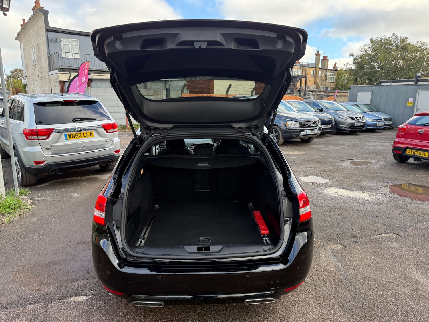 Used Peugeot 308 2017 for sale - 76333090: Photo 17