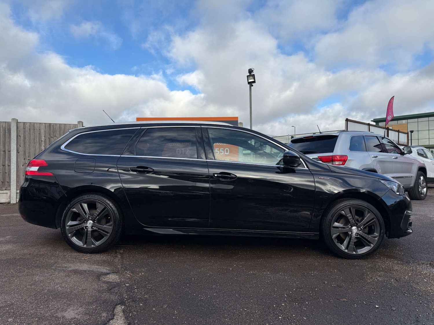 Used Peugeot 308 2017 for sale - 76333090: Photo 3