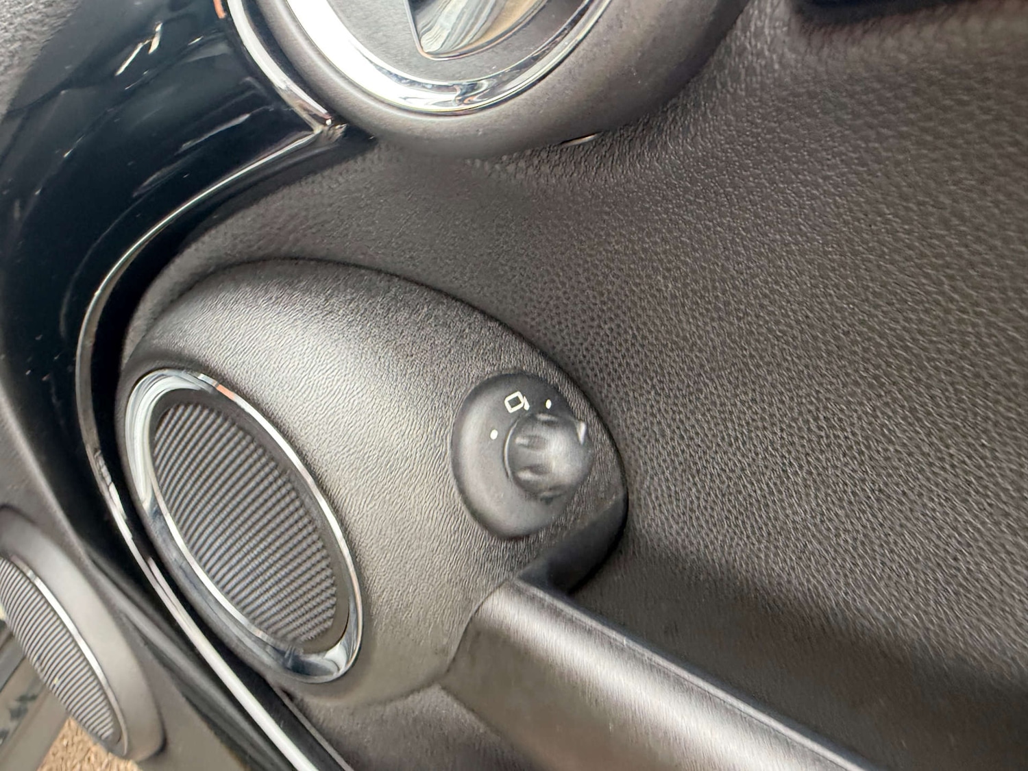 Used MINI Convertible 2015 for sale - 76422542: Photo 15