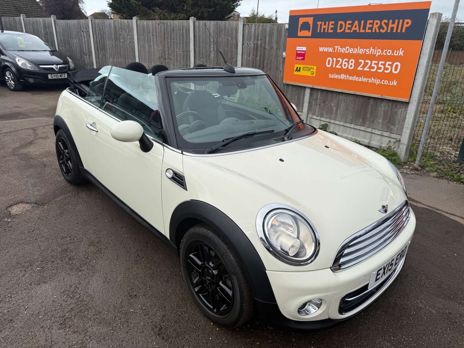 Used MINI Convertible 2015 for sale - 76422542: Photo 25