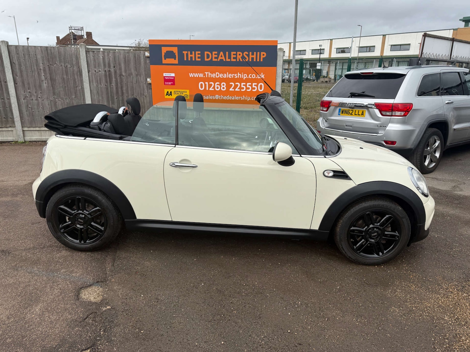 Used MINI Convertible 2015 for sale - 76422542: Photo 30