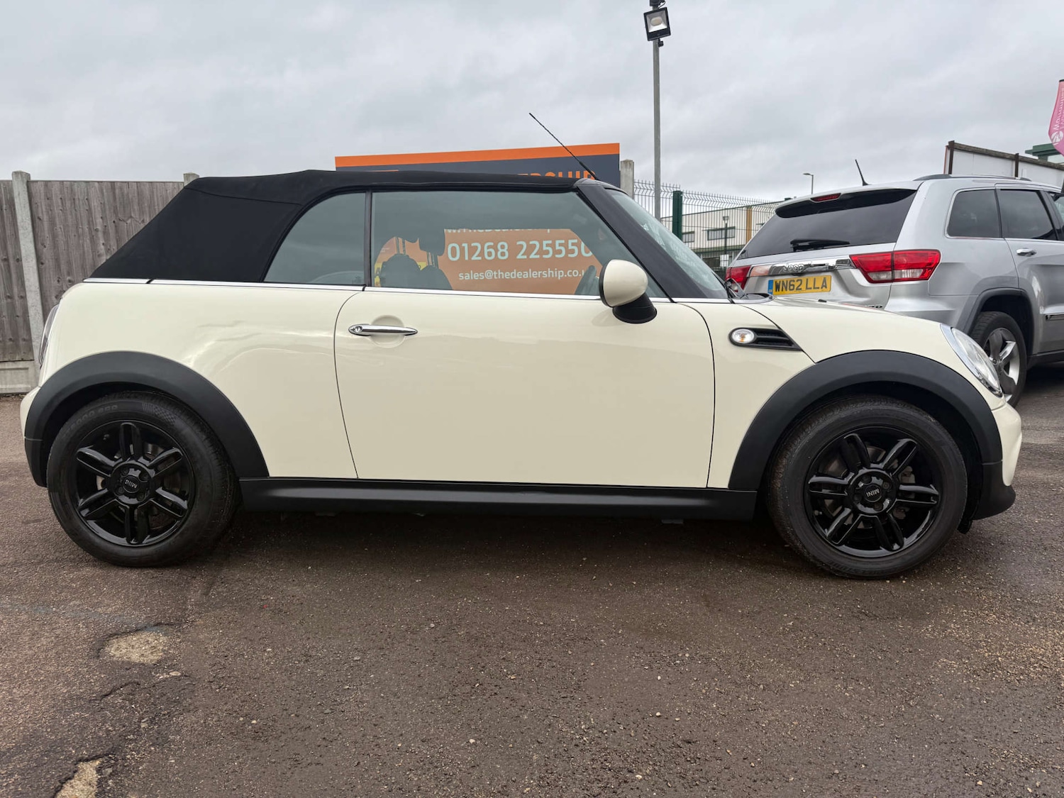 Used MINI Convertible 2015 for sale - 76422542: Photo 5