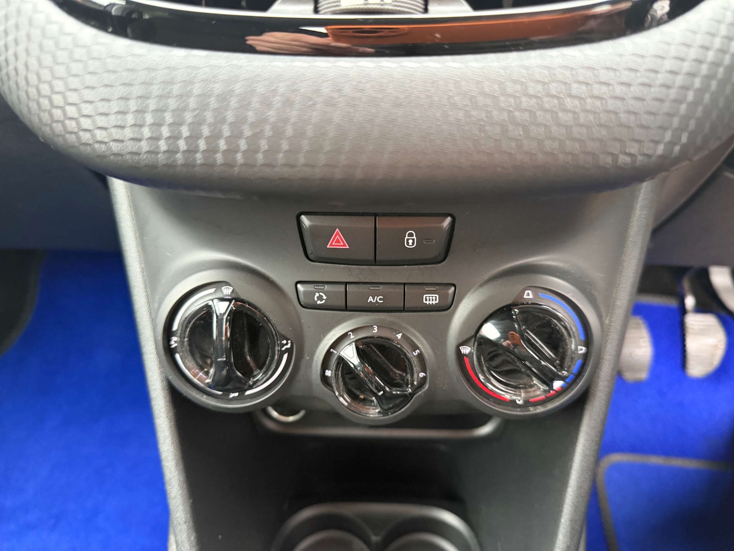 Used Peugeot 208 2016 for sale - 76588707: Photo 35