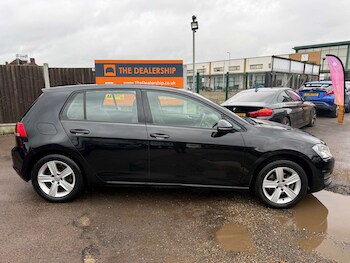 Used Volkswagen Golf 2016 for sale - 77299408: Photo