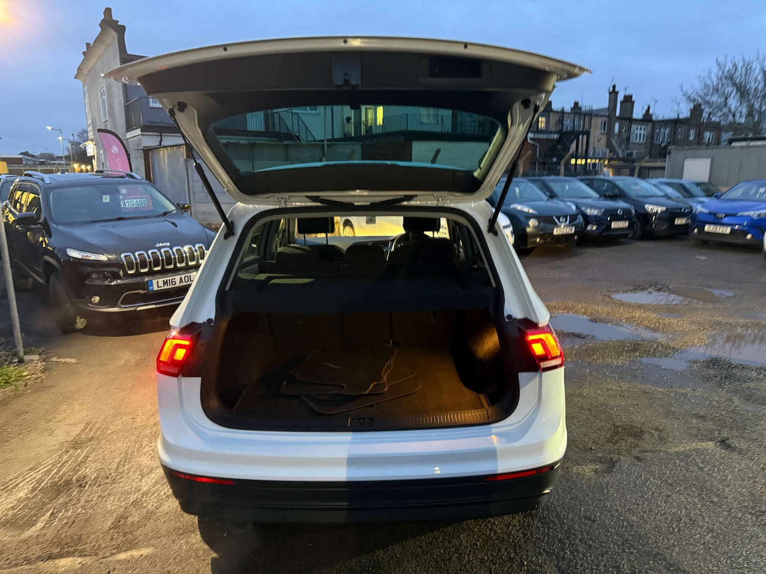 Used Volkswagen Tiguan 2018 for sale - 77236284: Photo 11