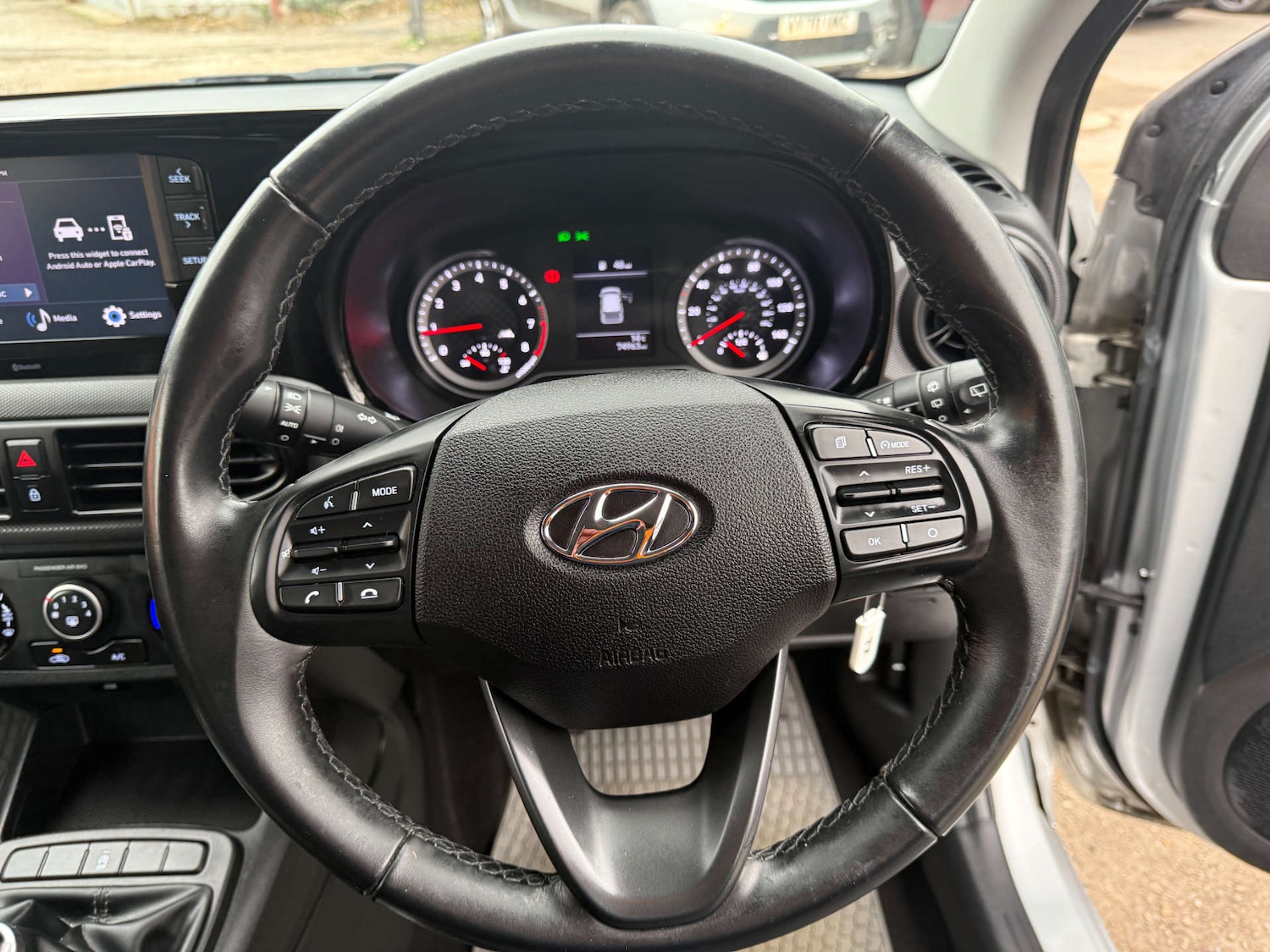 Used Hyundai i10 2022 for sale - 76507185: Photo 44