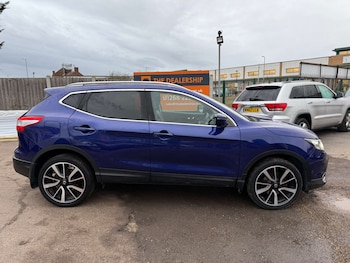 Used Nissan Qashqai 2015 for sale - 76663150: Photo