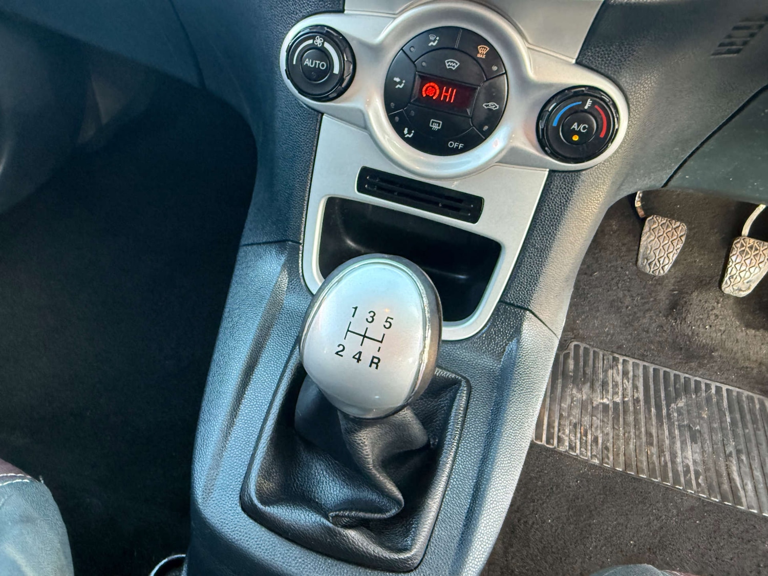 Used Ford Fiesta 2009 for sale - 76830140: Photo 26