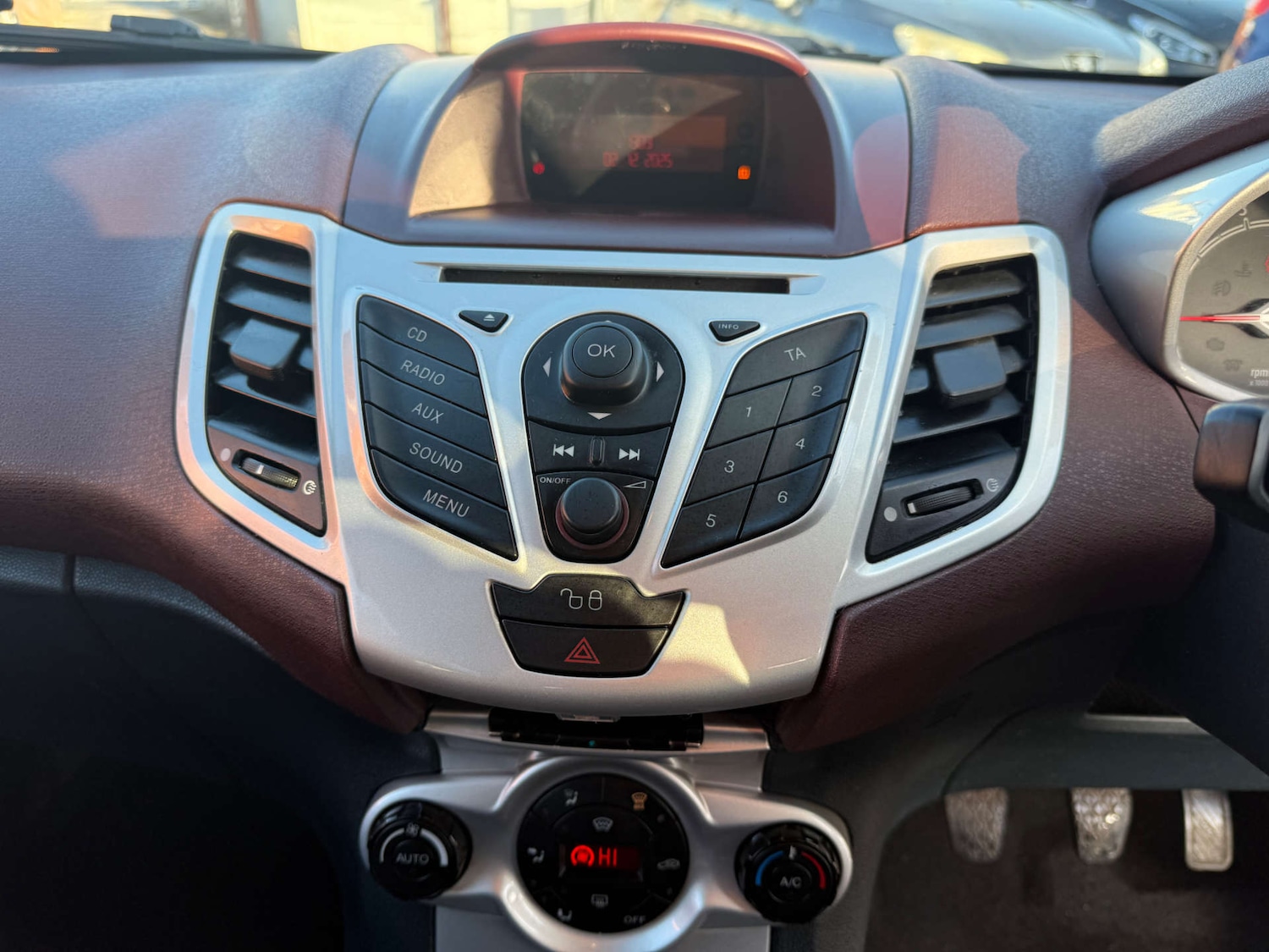 Used Ford Fiesta 2009 for sale - 76830140: Photo 28