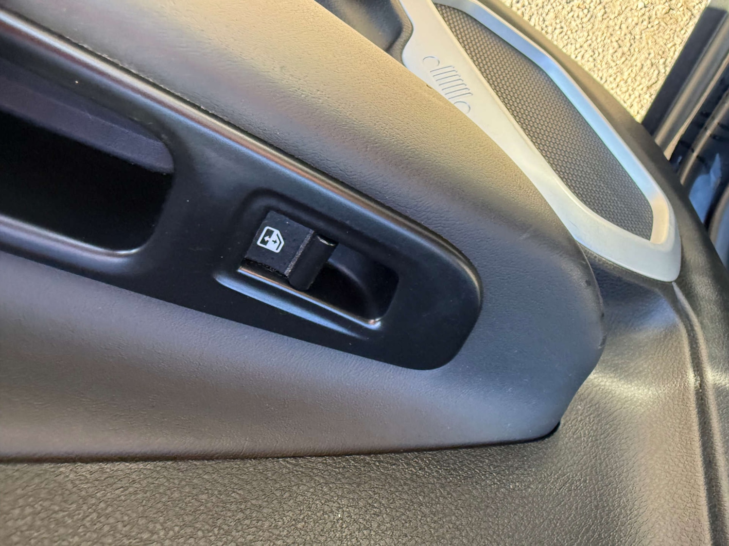 Used Jeep Renegade 2017 for sale - 76379072: Photo 16