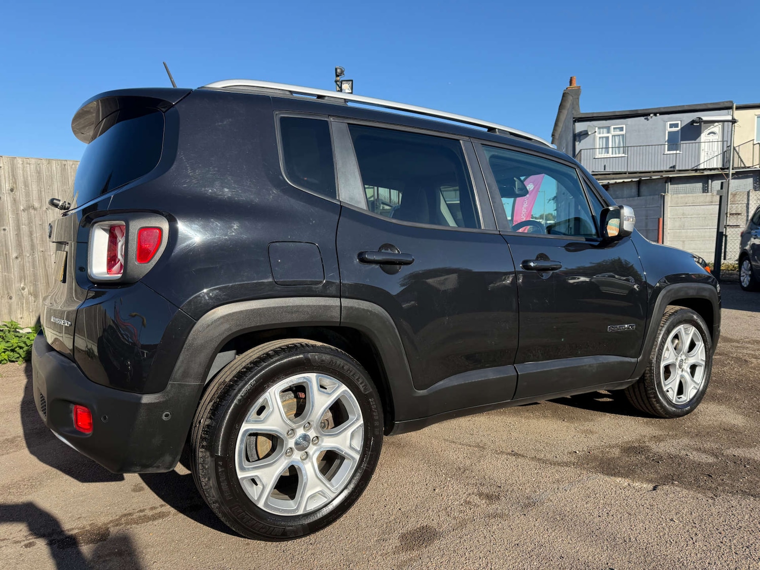 Used Jeep Renegade 2017 for sale - 76379072: Photo 4
