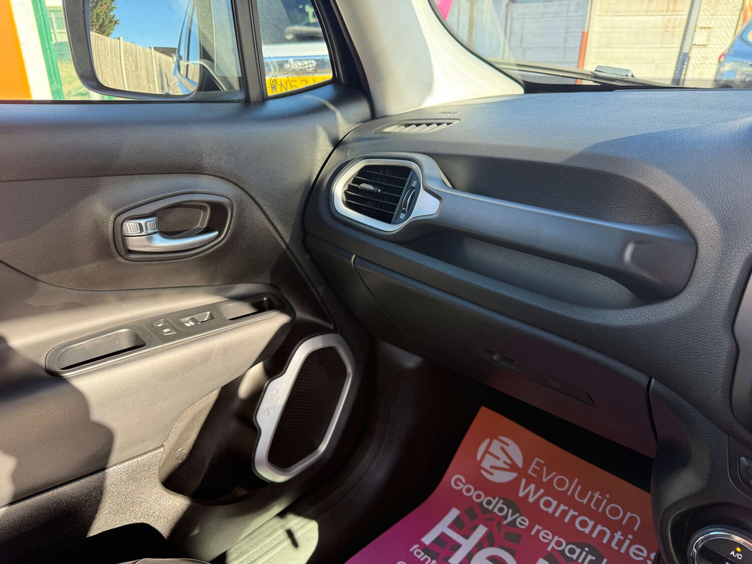Used Jeep Renegade 2017 for sale - 76379072: Photo 40