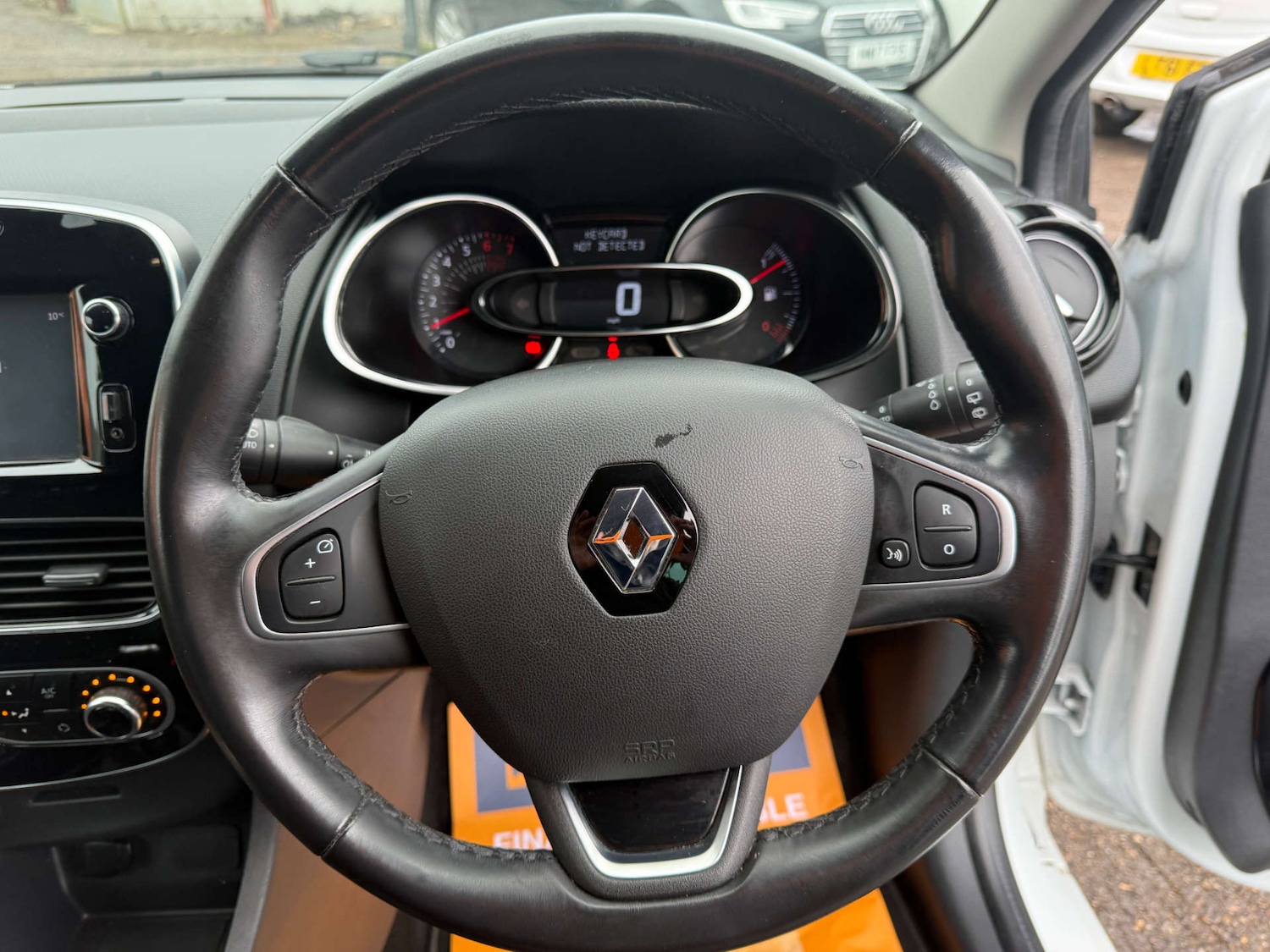 Used Renault Clio 2019 for sale - 77708233: Photo 27