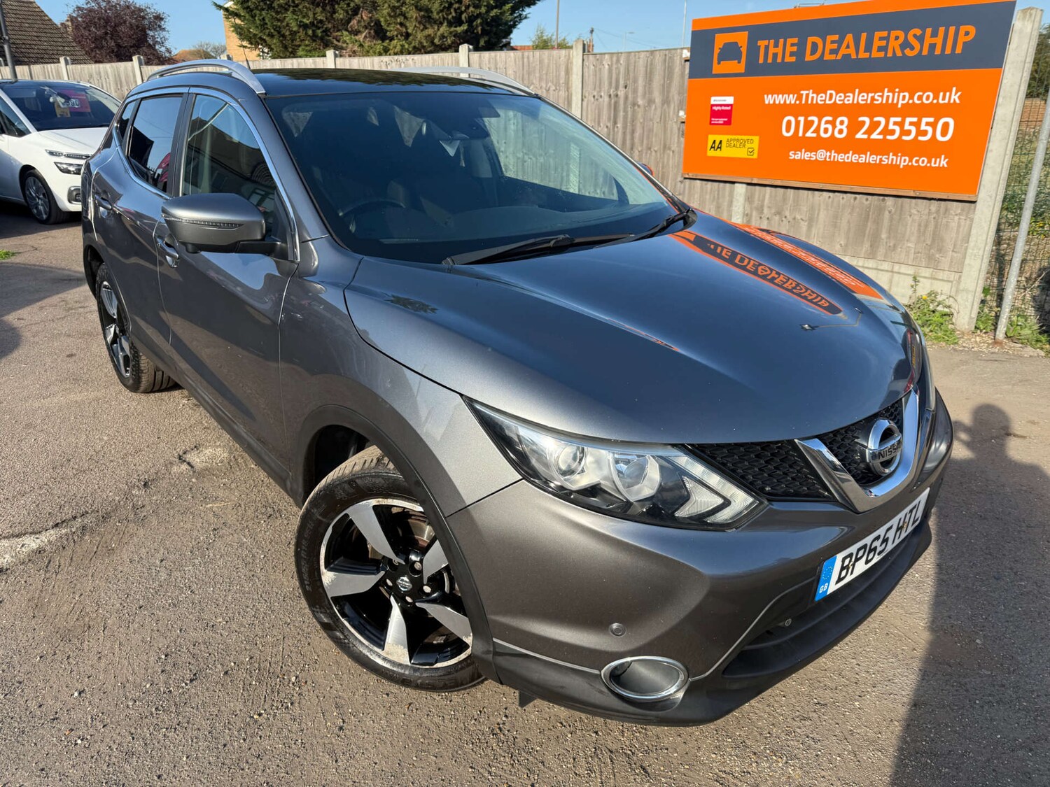 Used Nissan Qashqai 2015 for sale - 76219295: Photo 2