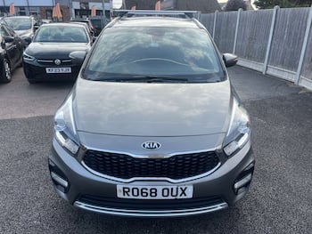 Used Kia Carens 2018 for sale - 79803669: Photo