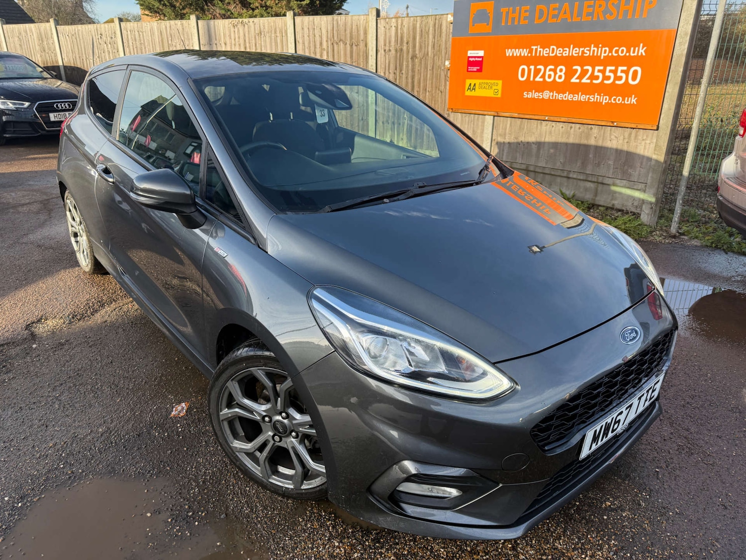 Used Ford Fiesta 2017 for sale - 76830930: Photo 2