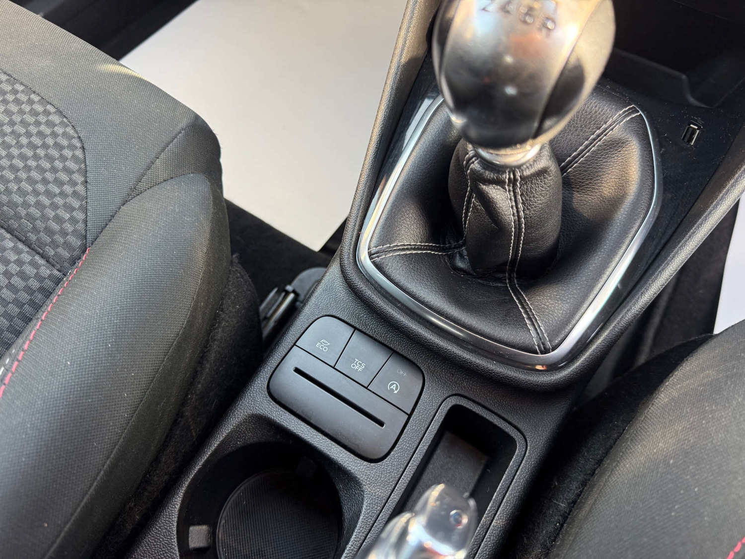 Used Ford Fiesta 2017 for sale - 76830930: Photo 31