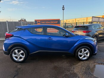Used Toyota C-HR 2018 for sale - 77022313: Photo