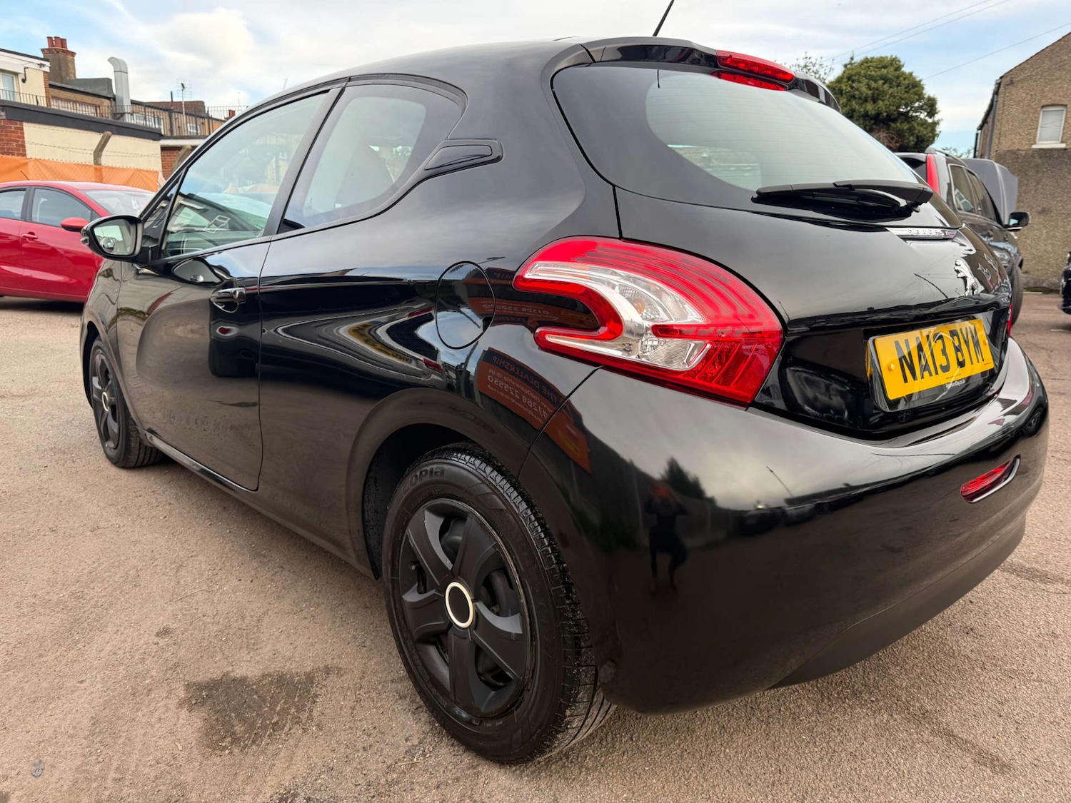 Used Peugeot 208 2013 for sale - 76351998: Photo 10
