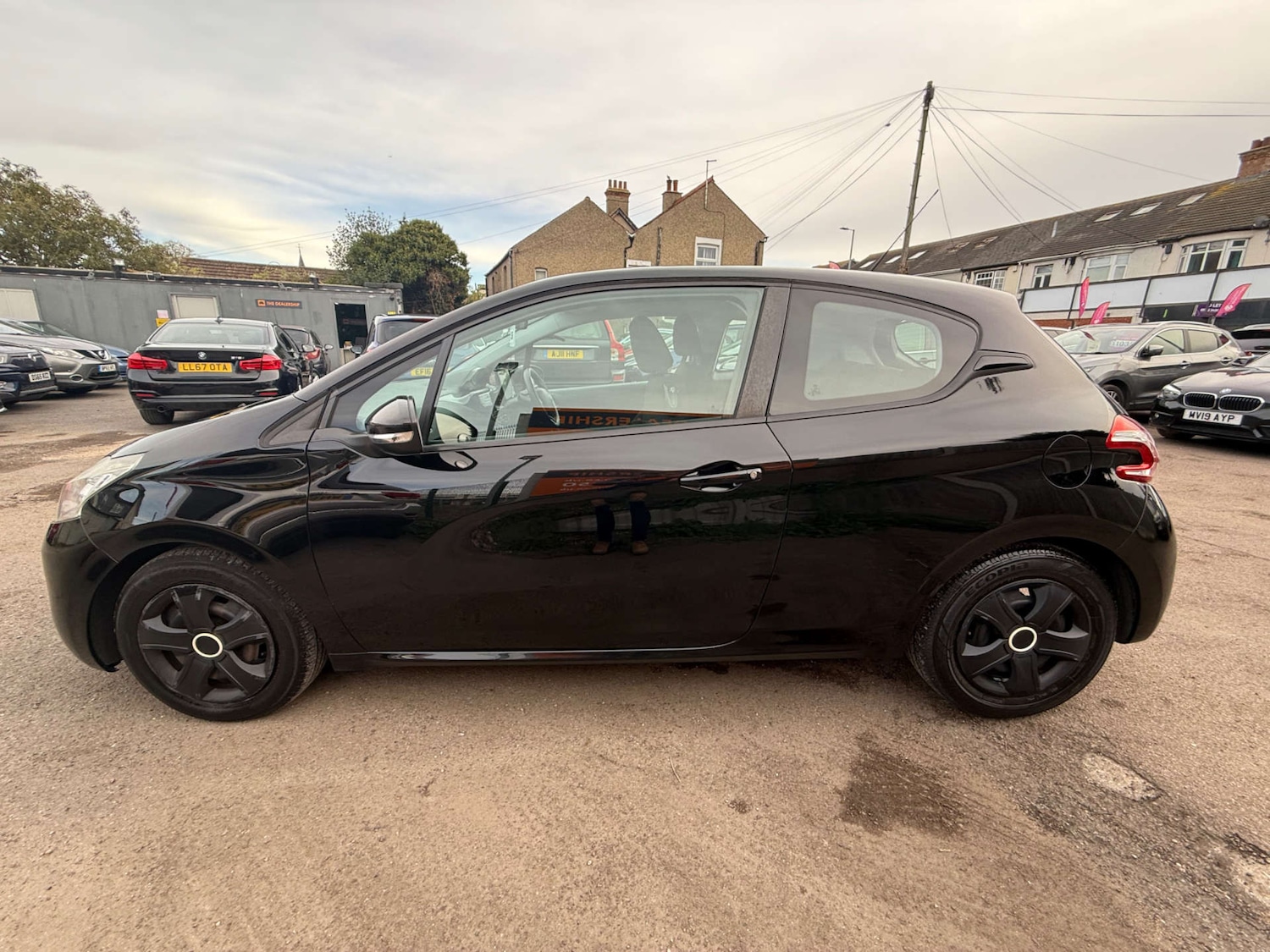 Used Peugeot 208 2013 for sale - 76351998: Photo 15