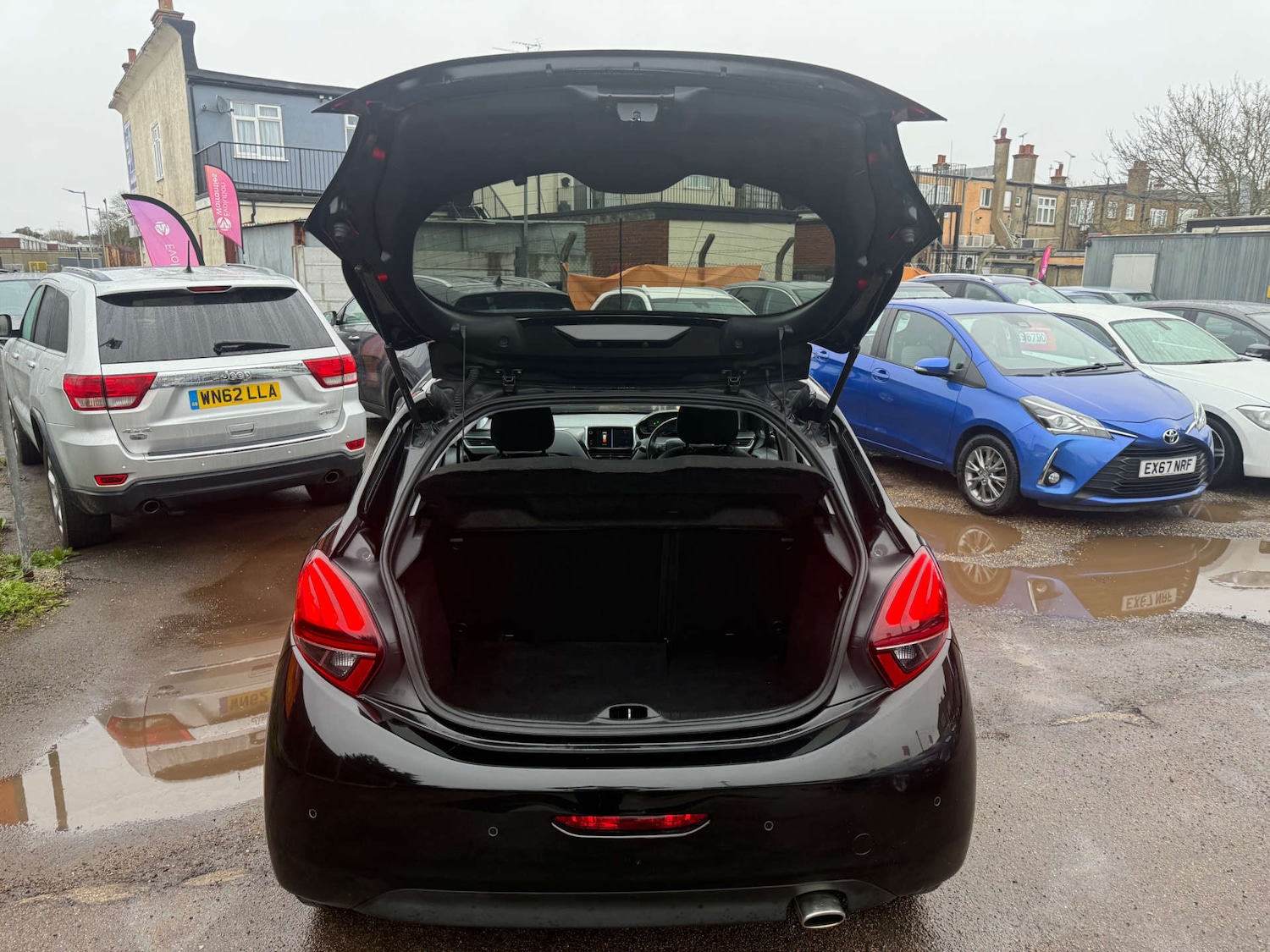 Used Peugeot 208 2017 for sale - 76854624: Photo 11