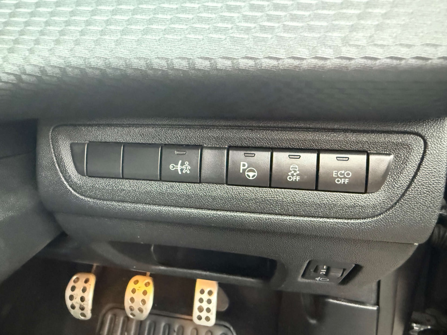 Used Peugeot 208 2017 for sale - 76854624: Photo 27