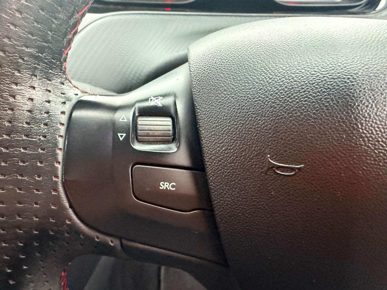 Used Peugeot 208 2017 for sale - 76854624: Photo 29