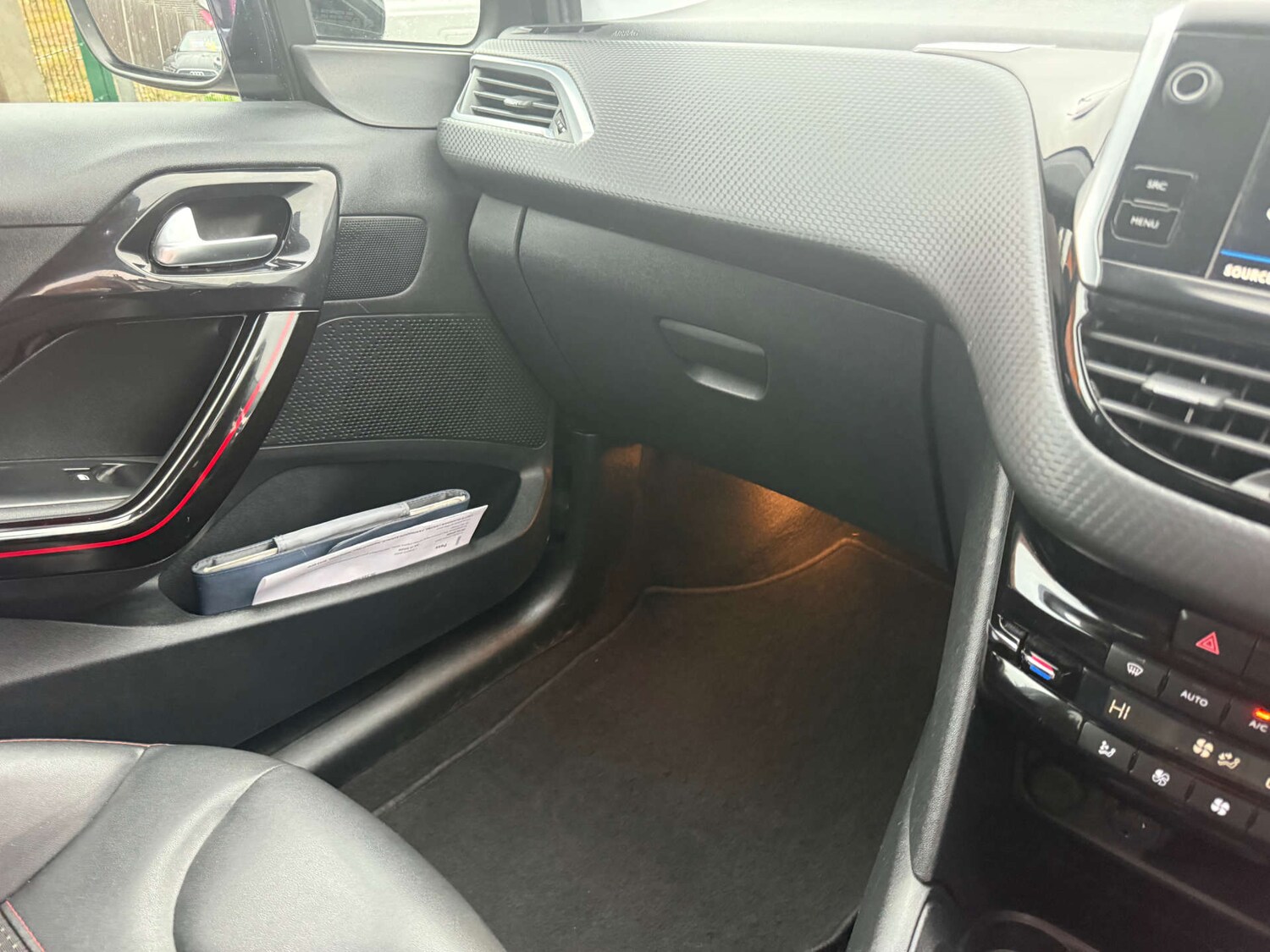 Used Peugeot 208 2017 for sale - 76854624: Photo 35