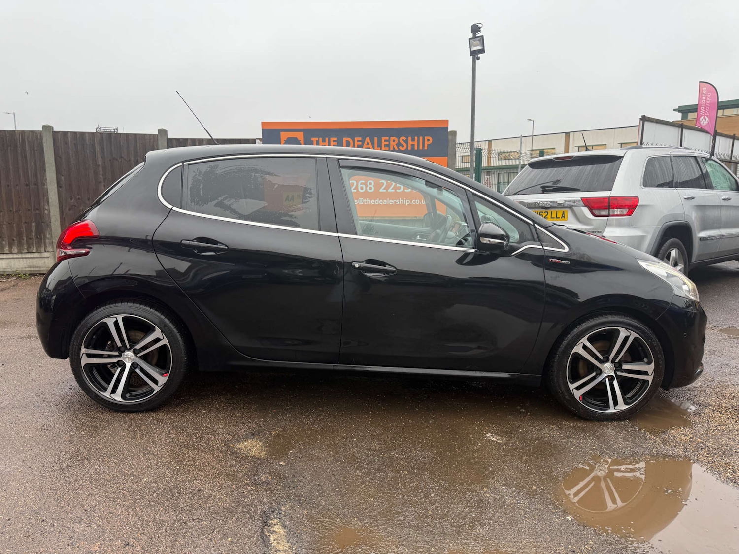 Used Peugeot 208 2017 for sale - 76854624: Photo 7