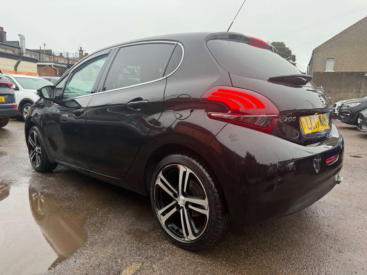 Used Peugeot 208 2017 for sale - 76854624: Photo 8