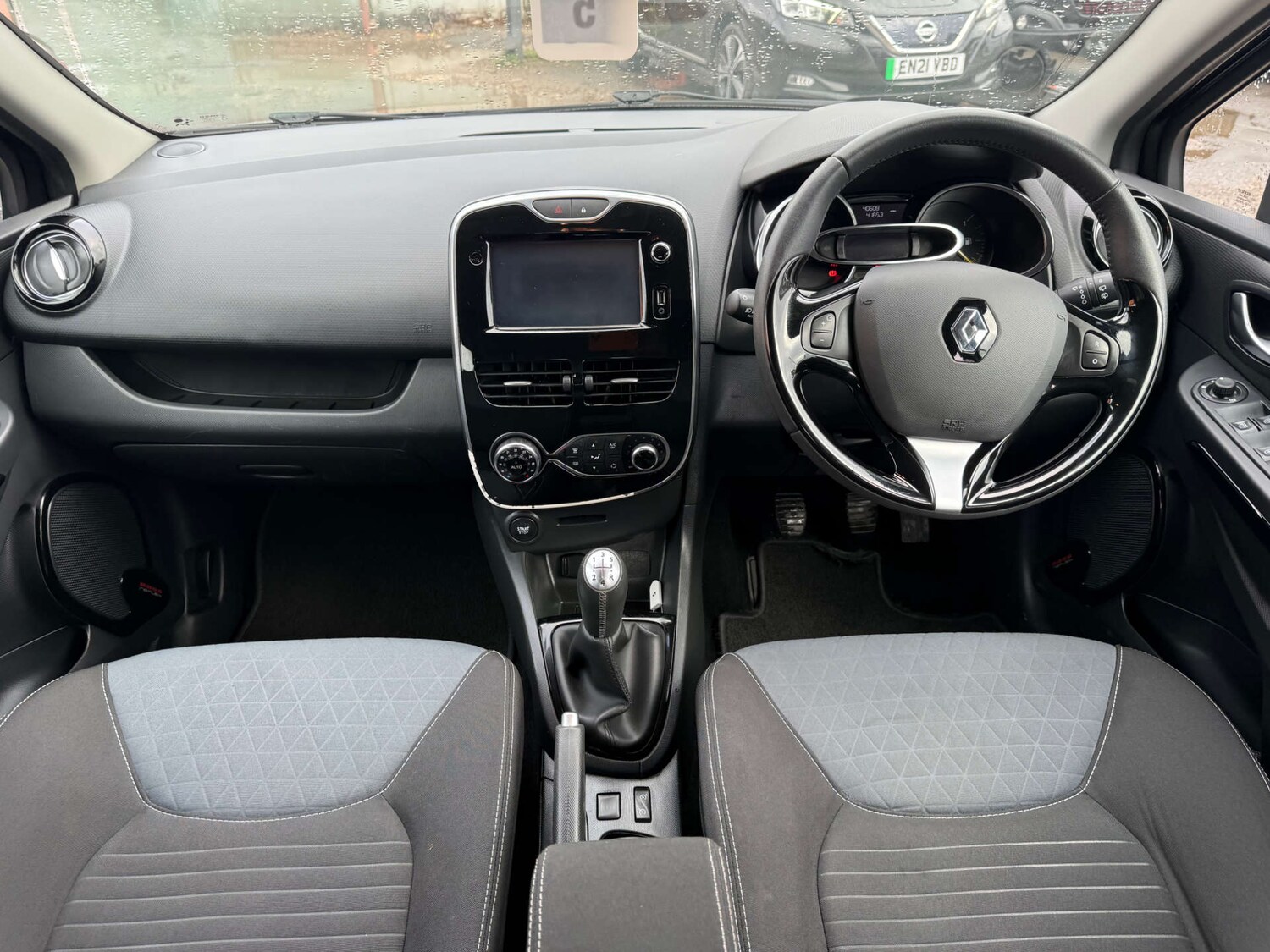 Used Renault Clio 2015 for sale - 77470096: Photo 21