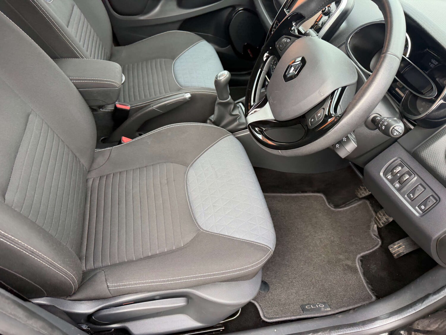 Used Renault Clio 2015 for sale - 77470096: Photo 23