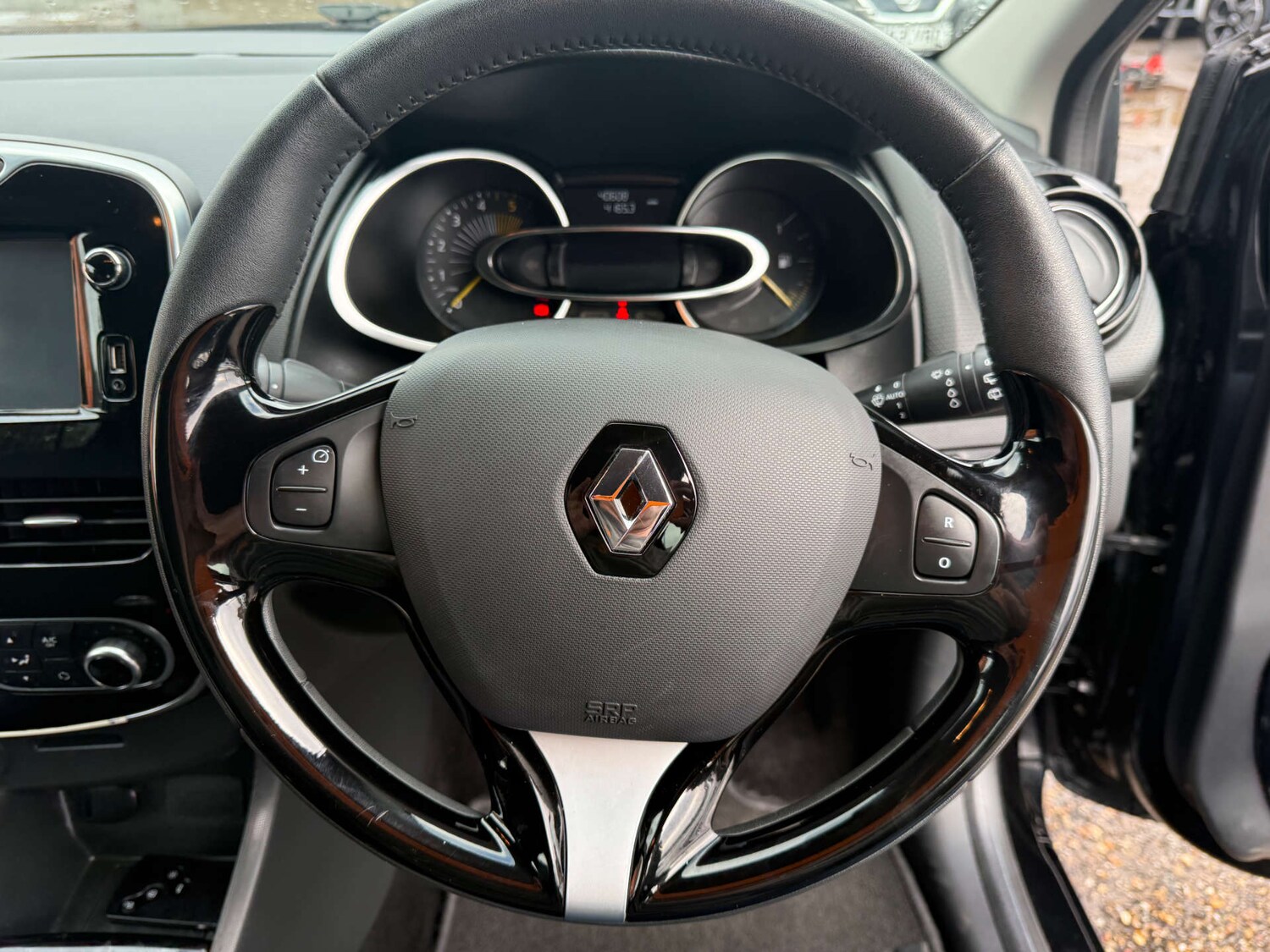 Used Renault Clio 2015 for sale - 77470096: Photo 25