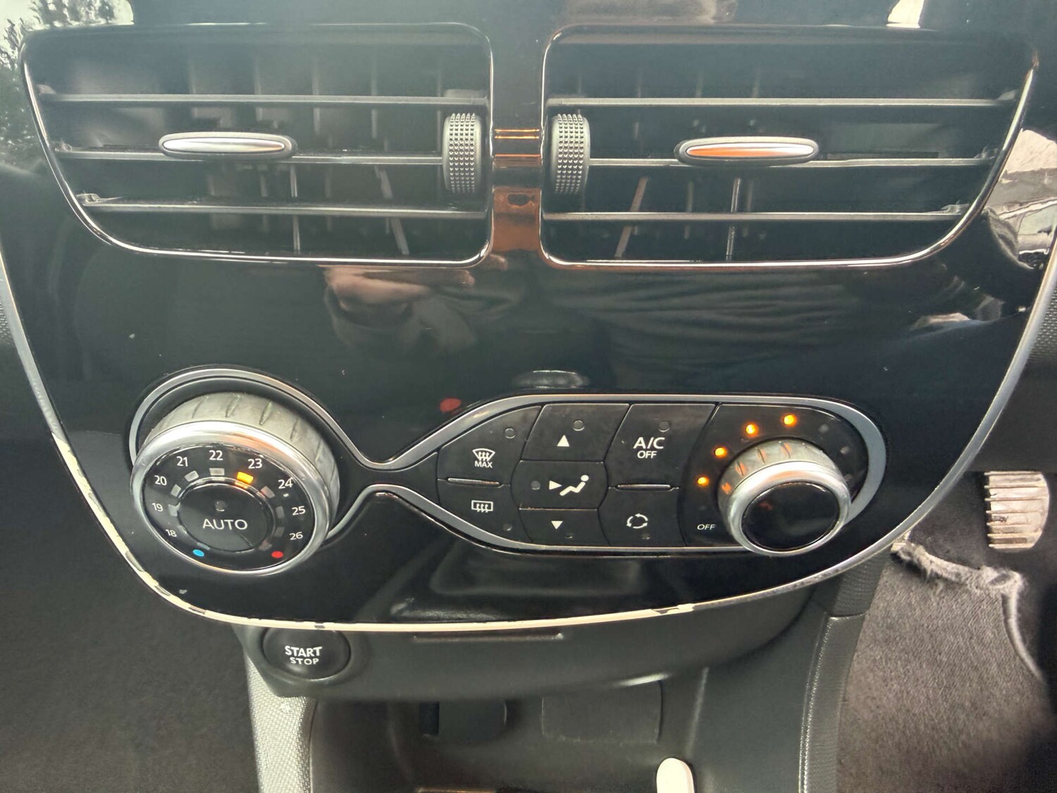 Used Renault Clio 2015 for sale - 77470096: Photo 31