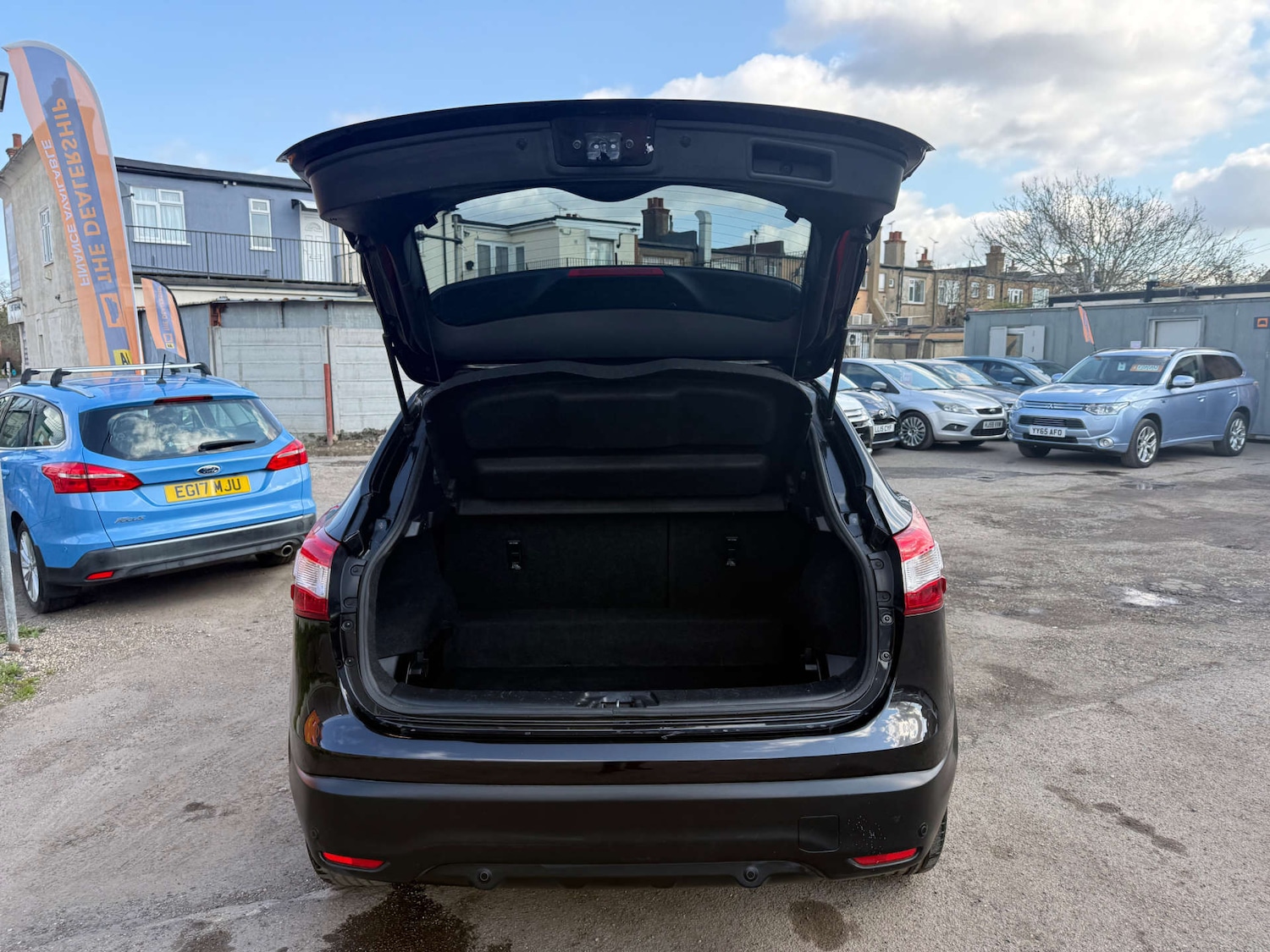 Used Nissan Qashqai 2015 for sale - 77896408: Photo 15