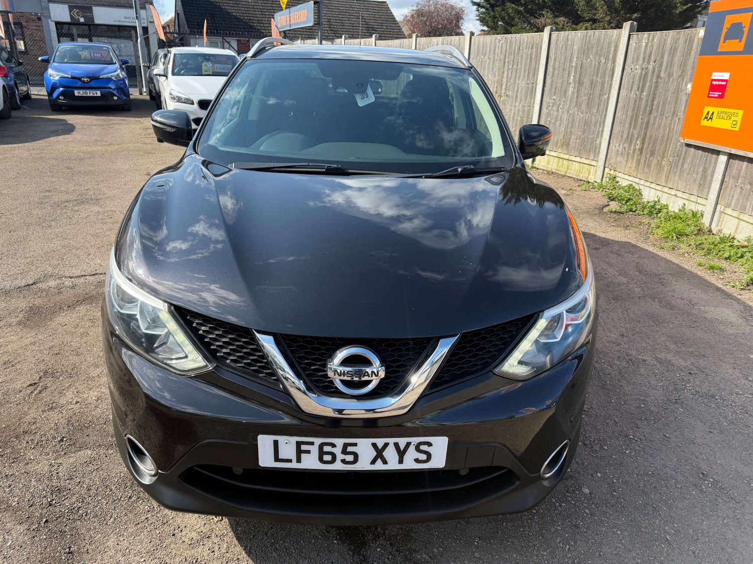 Used Nissan Qashqai 2015 for sale - 77896408: Photo 2