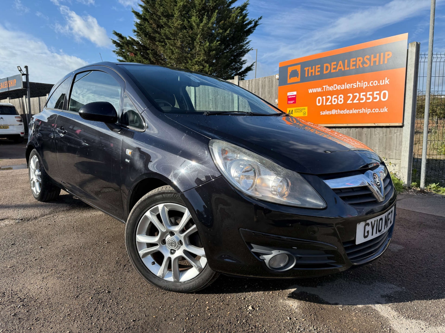 Used Vauxhall Corsa 2010 for sale - 76391865: Photo 2