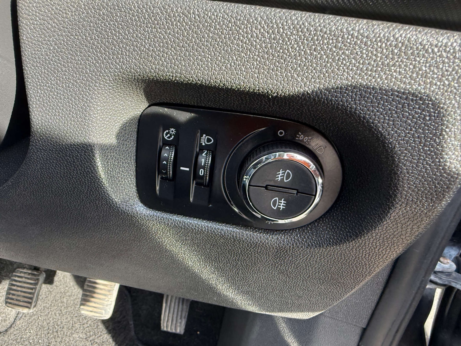 Used Vauxhall Corsa 2010 for sale - 76391865: Photo 26