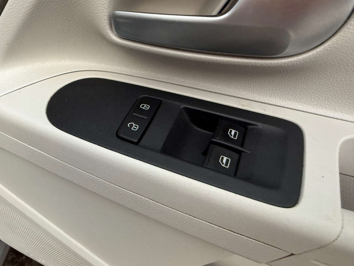 Used Volkswagen up! 2020 for sale - 76483216: Photo 24