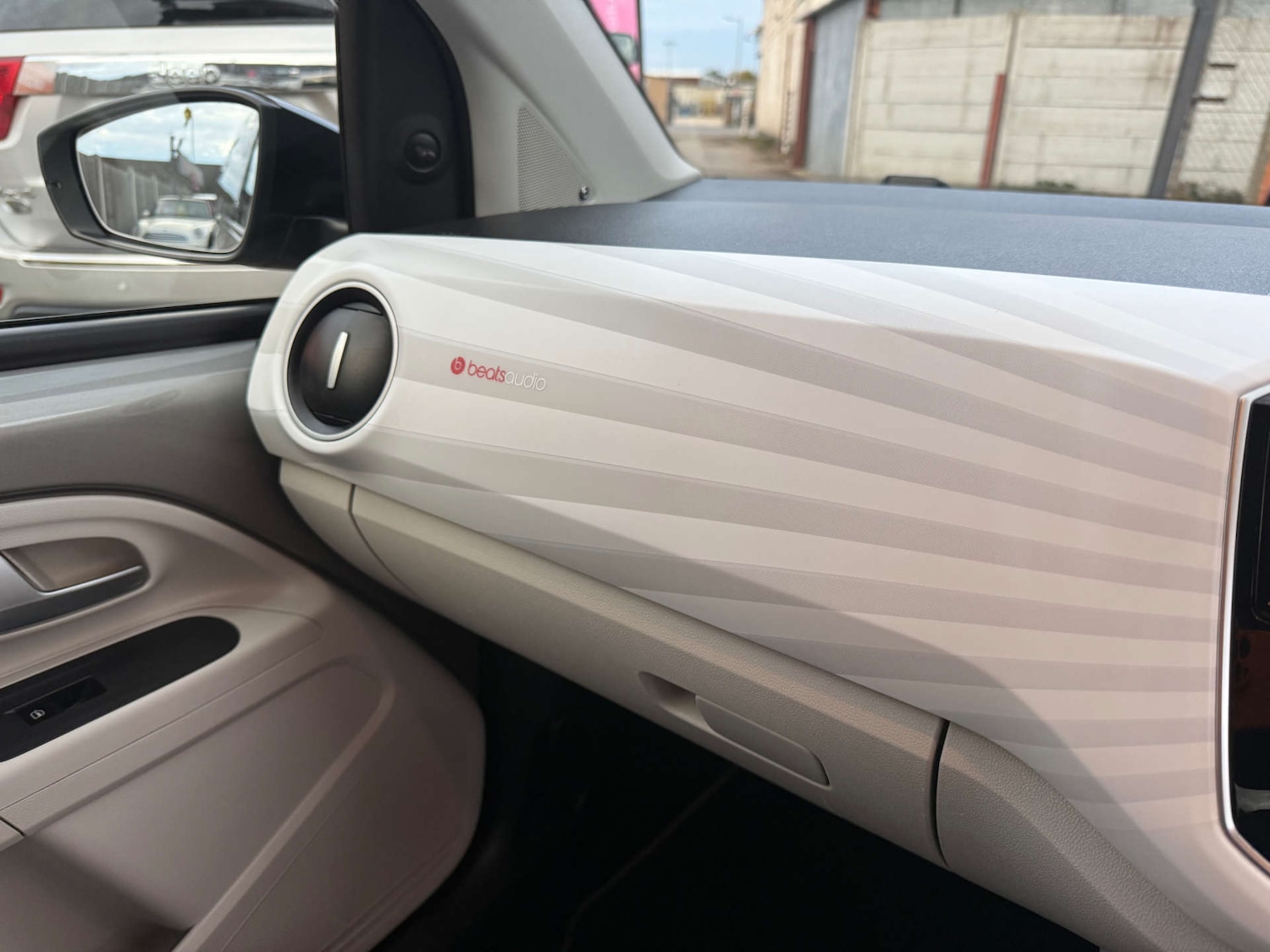 Used Volkswagen up! 2020 for sale - 76483216: Photo 36