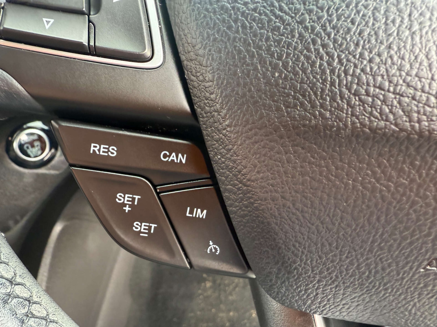 Used Ford Kuga 2018 for sale - 76422575: Photo 35