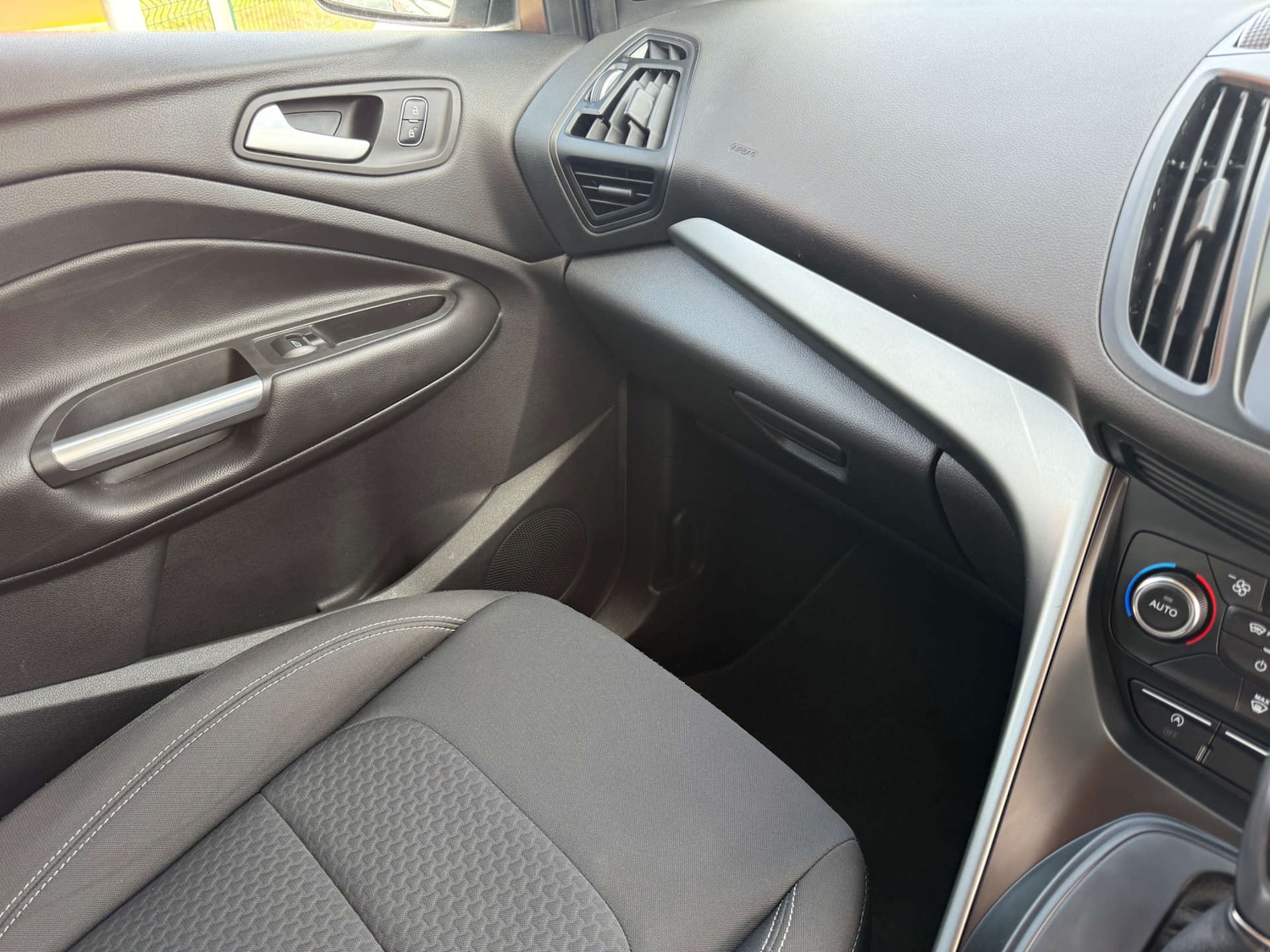 Used Ford Kuga 2017 for sale - 76278470: Photo 33